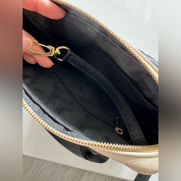 Authentic Longchamp Crossbody Leather Bag - Picture 7 of 16